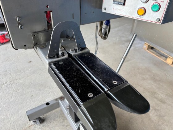 Saxon Bag Seaker with Hydraulic lLift Mast Pic 031